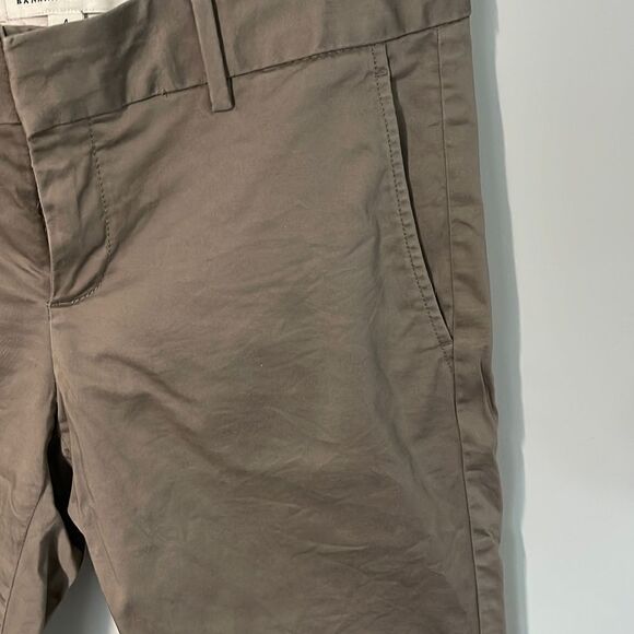 Women’s Banana Republic Bermuda Short. Taupe/Tan Size 4 - Picture 3 of 8